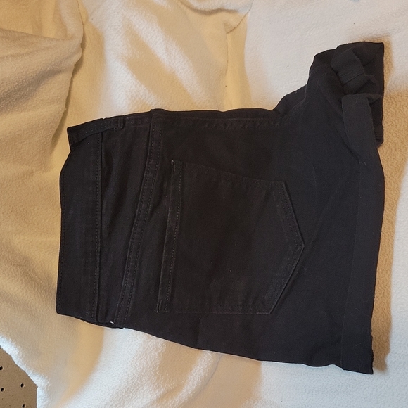 Shorts - Picture 2 of 4